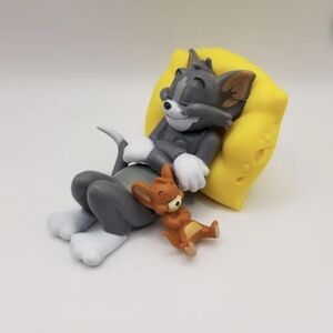 Tom and Jerry Figurine with Cheese Pillow